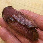 初音鮨 - 戻り鰹も2枚