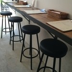 タンブリン カレー&バー - 1階カウンター席