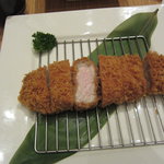 平田牧場 匠 - 平牧三元豚厚切りロースかつ膳：1800円