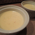 bistro D - 自家製プリン
      〆に頂いたデザートだよ。
      