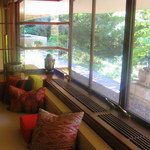 Fallingwater Cafe - 落水荘内部