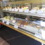 KiKi洋菓子店 - 店内ケーキのケース