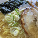 らーめん昭和屋 - 醤油ラーメン(あっさり、細麺) アップ