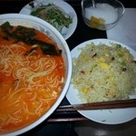 大唐 - 坦々麺と半炒飯780円セット