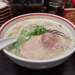 元祖 名島亭 - ラー博は俺の社員食堂。 半拉麺煮玉子二番勝負 其の壱 ミニ築炉釜出しとんこつラーメソ！  今日もベタカタで。あっさり、しかし、旨味しっかり。イイね！ 