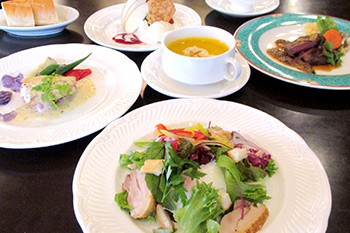 奥入瀬 森のホテル - 八甲田山（フレンチ）の写真