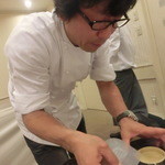 サダハルアオキ・パリ - タルト作ってくれる。1テーブルごと回ってくれるサービス