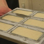 サダハルアオキ・パリ - フィナンシェを焼く前