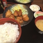 ハチベイ - 唐揚げ定食600円(^ω^)
ボリュームたっぷりだし、美味しかったぁー♡