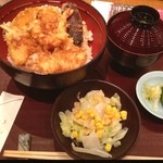 天ぷら ひさご - 普通の天丼。えびがおいしい…