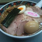 玉川大盛軒 - 醤油ラーメン・味玉・大盛り。