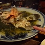 大どころ - アラ。4名分ですが大きいこと。大きさがわかるように、指を添えてみました。