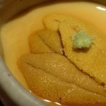 大どころ - ＊赤うにが大きく立派な品で驚きました。これだけの品は中々頂けないですよ。
      勿論甘みもあり美味しい。