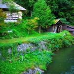 食事処やはぎ - 水車小屋があります、行ってみましょう