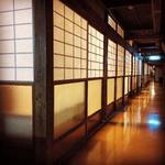 食事処やはぎ - この長い廊下がたまりません