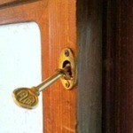 食事処やはぎ - オートロックじゃありません。マニュアルです