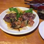 食事処やはぎ - オス猫くんは、来ると１００％の確率でステーキ頼みます