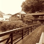 食事処やはぎ - この橋がまた、いい感じ