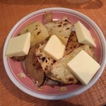 浦野屋 やきとん てるてる - じゃがバター200円はお買い得