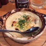 浦野屋 やきとん てるてる - カキとマッシュルームグラタン380円