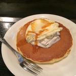 TEPPAN職人 - 2015/10/9 無料デザートのパンケーキ(=ﾟωﾟ)ﾉ
                                大きさは、大・中・小から選べます( *｀ω´) 
                                これも目の前で焼いてくれます(=ﾟωﾟ)ﾉ