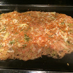 TEPPAN職人 - 2015/10/9 明太もちチーズもんじゃ(1030円)。 何度か来てますが、来たら必ずこれ食べてます。 のんびり食べてると、焦げ目が…(￣▽￣)