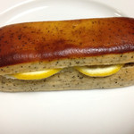 ゴントラン シェリエ - レモンと紅茶のバトン（300円）