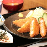 ルパン - エビカツ定食：1,000円　プリップリの海老を挟んだカツ定食です。
