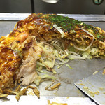 貴家。 - 【料理】お好み焼き 貴家。スペシャル （肉玉そば、生イカ・生エビ入り） 1,050円