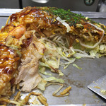 貴家。 地蔵通り本店 - 【料理】お好み焼き 貴家。スペシャル （肉玉そば、生イカ・生エビ入り） 1,050円