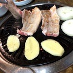 옛날깡통구이 - 黒豚さんドーン！！