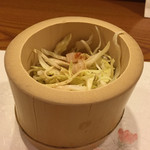 涿屋 - 201510再訪 つきだしキャベツはミミガー付き