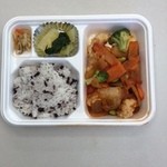ほっともっと - 料理写真:タニタ監修の弁当　チキンと野菜のトマトソース