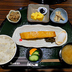 Sakeyama Masuo Shouten - 厚切キングサーモン膳（笹川流れ藻塩寒風干し）（大盛り）（２０１５年１０月）