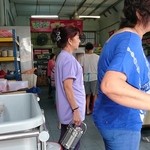 Teck Hua Heng - 店の敷地に足を踏み入れると、おばさんが近づいてきてくれます。