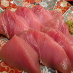 この日解体したばかりの大分県保戸産のマグロ♪