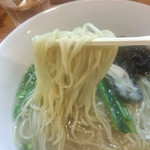 麺や 琥張玖 - ルル・ロッソの中細ストレート麺
