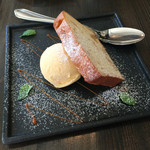 ダ・モコ - マロンのパウンドケーキ、バニラアイス添え