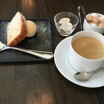 ダ・モコ - ランチセットのドリンクと　プラス税別300円のドルチェ