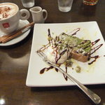 Kulu Kulu - 抹茶とチョコチップチーズケーキ、シナモンカプチーノ