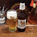 Taino Shokutaku Kurun Saiamu - タイ産シンハービール（680円）料理に合う飲み口のよいビール