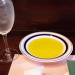 アンティカ オステリア バーチョ - たっぷりのオリーブオイル