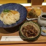 肉ぶっかけ（大盛）と秋野菜天