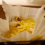 京懐石 吉泉 - 松茸ときんきの菊鍋