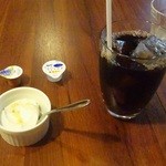 オリエンタルビストロK - ランチメニュー「オリジナルランチプレート」（1200円）のドリンクとデザート