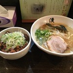 漢 - ラーメン７５０円（豚骨＋魚介）小純レバ丼３８０円