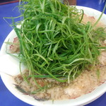 来来亭 - ねぎラーメン<税込>907円 ※角度を変えて(2015.10.10)