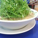 来来亭 - ねぎラーメン<税込>907円　※正面から[拡大](2015.10.10)