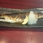 魚酔庭 - サービス、秋刀魚の塩焼