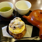 茶遊亭 - シュークリームと八女煎茶